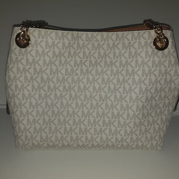 Medium Logo Chain Shoulder Bag - Picture 3 of 7